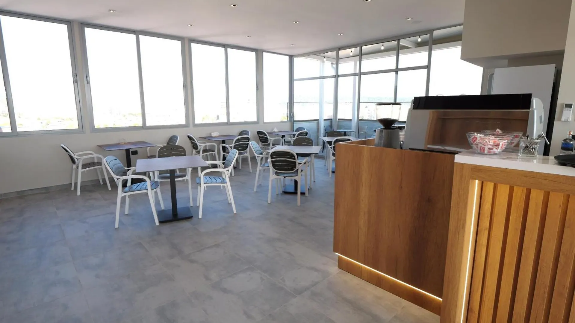 Dial Hotel 엘바산
