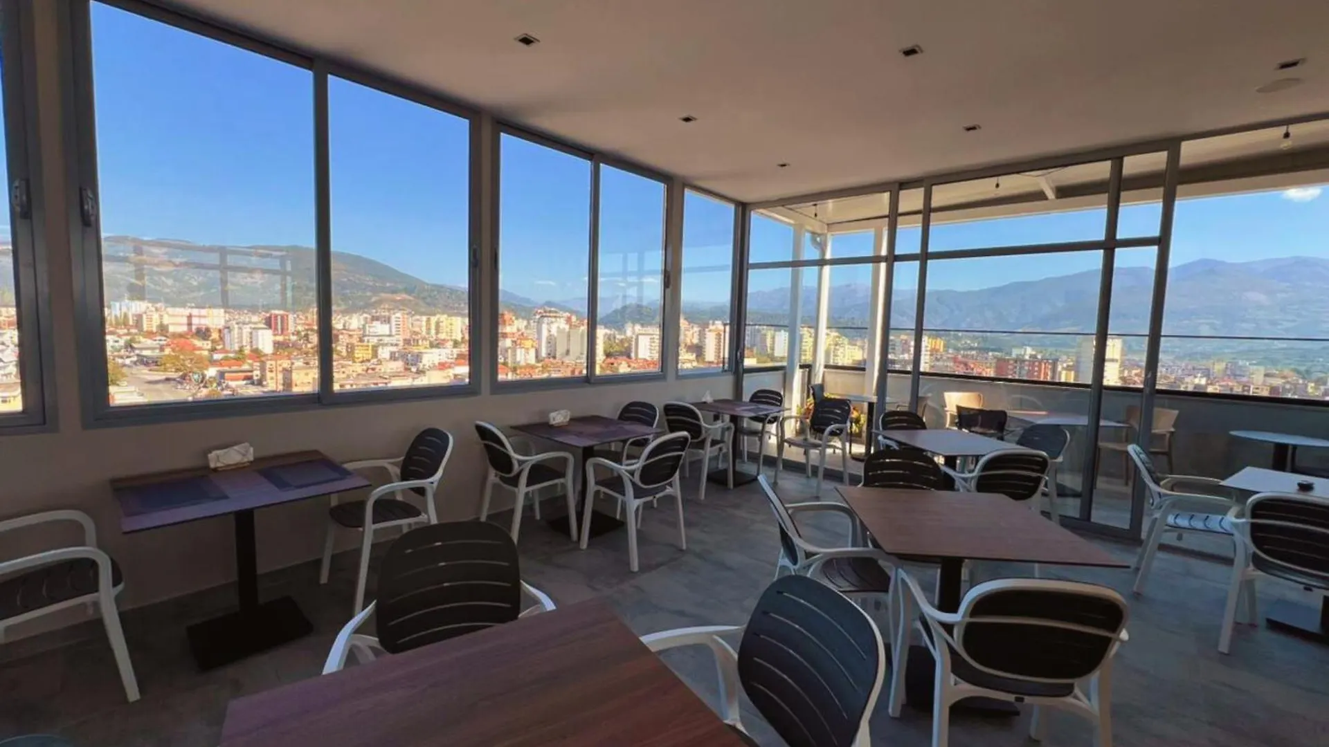 Dial Hotel 엘바산 4*,