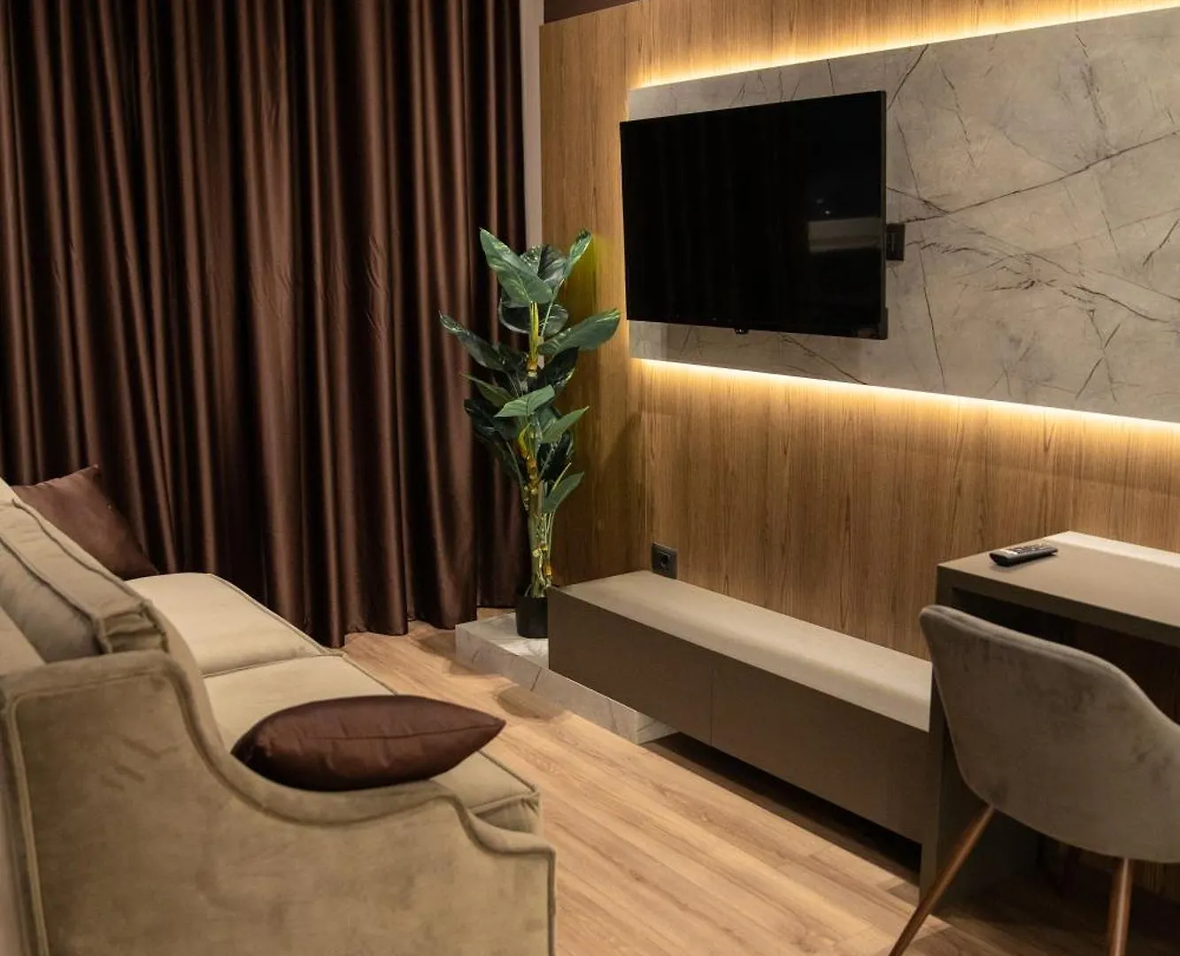 Dial Hotel 엘바산